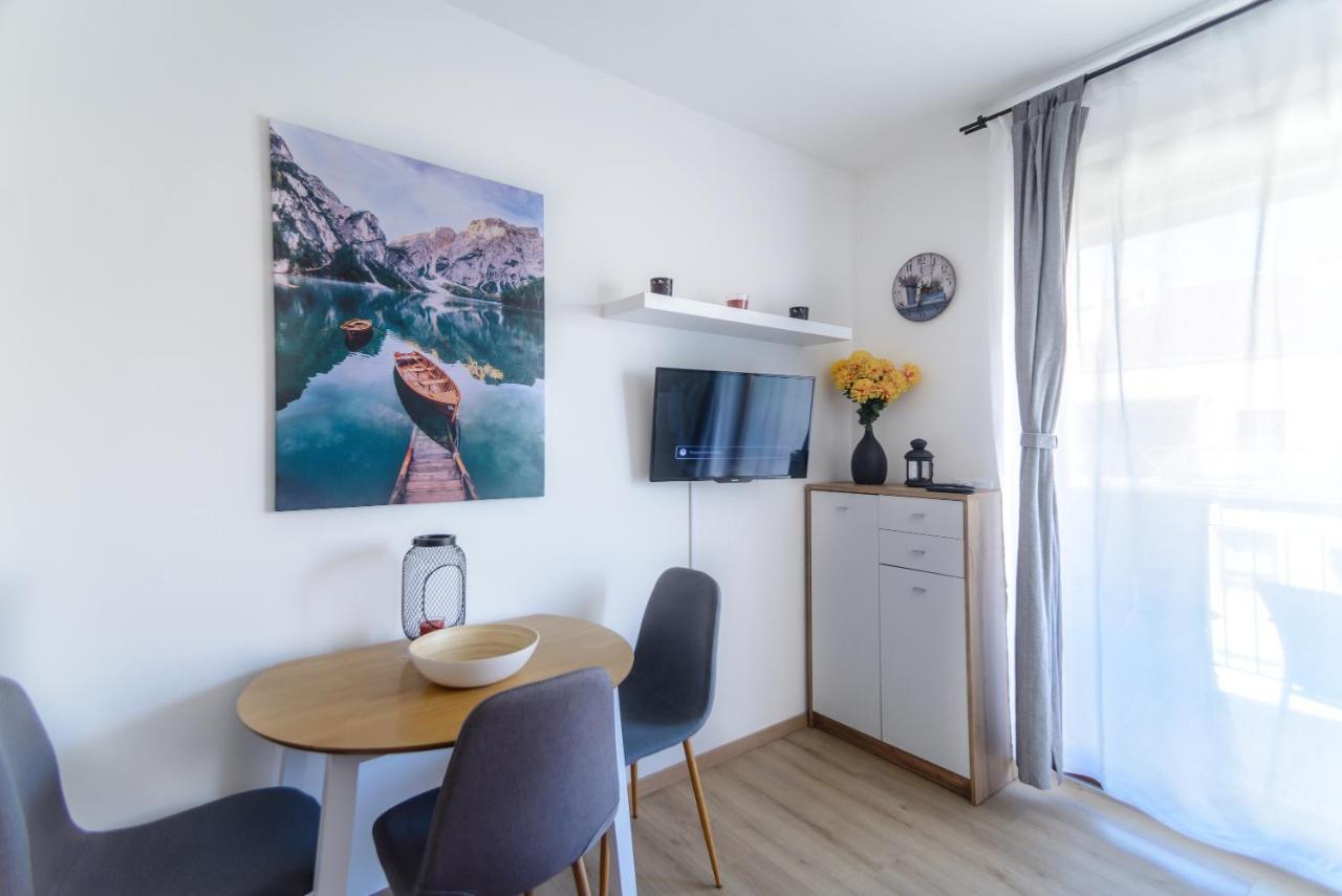 Tuscany Garden-free Parking-balcony-ac- Elevator Apartament *